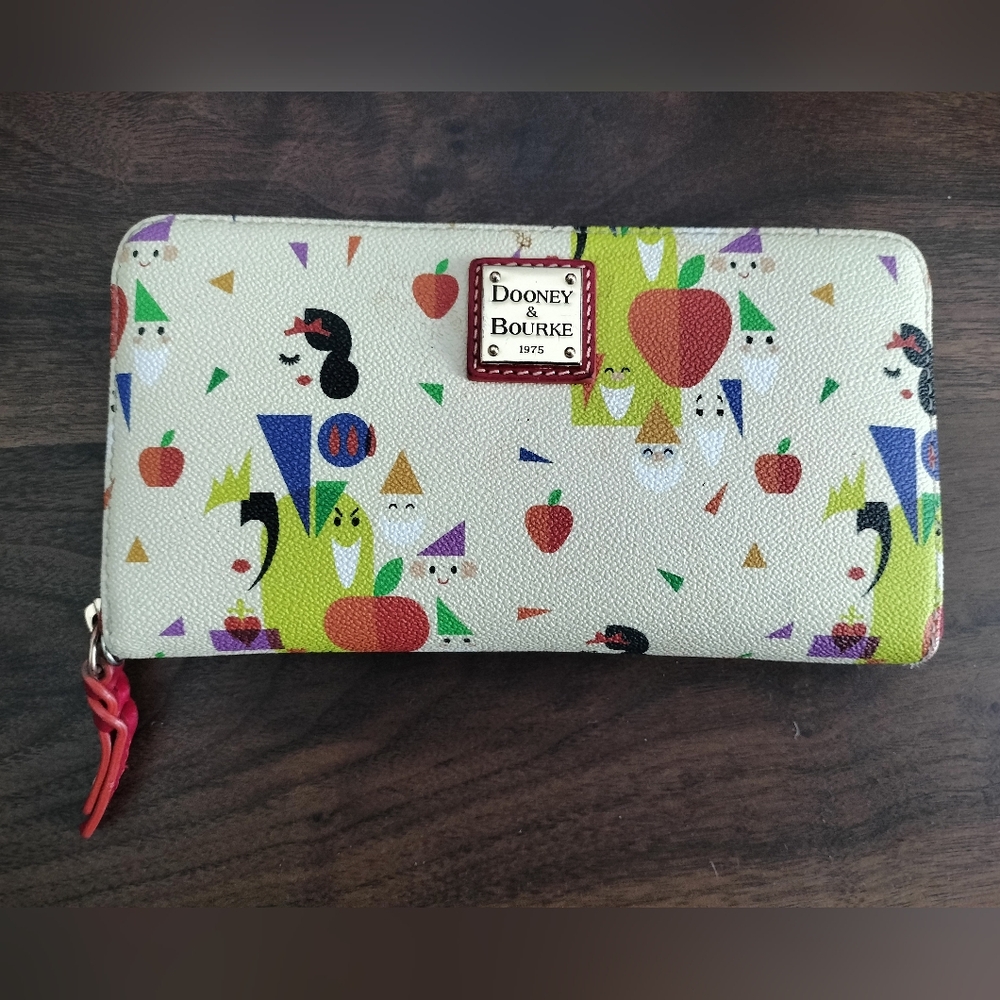 Dooney & Bourke Disney Snow White And The Seven Dwarfs Wallet - Used